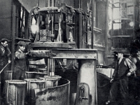 Lata dwudzieste XX w. Produkcja odlewów metodą Ardelta, wprowadzona przez dyrektora naczelnego Jerzego Buzka w 1915 roku.