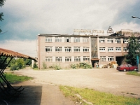Budynek Łaźni i Szatni FAiO (obecnie biurowiec Metalpolu). Zdjęcie wykonane w momencie przejęcia Odlewni przez francuską grupę CF2M.