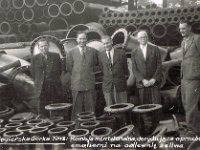 Rok 1948. Wizyta komisji ministerialnej, decydującej o przebudowie emalierni na odlewnię żeliwa.