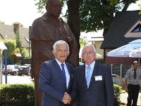 premier Jerzy Buzek oraz przewodniczący Sejmiku Województwa Śląskiego, Andrzej Gościniak.