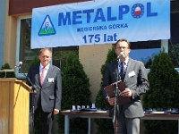 Oficjalne przywitanie pracowników i gości. Od lewej: Prezes Zarządu METALPOL Marek Podgrodzki oraz zastępca wójta Węgierskiej Górki.