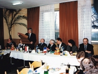 Inauguracja działalności METALPOLU - Dyrektor Naczelny - Władysław Płonka odczytuje akt inauguracyjny. 9 maja 2000 r.